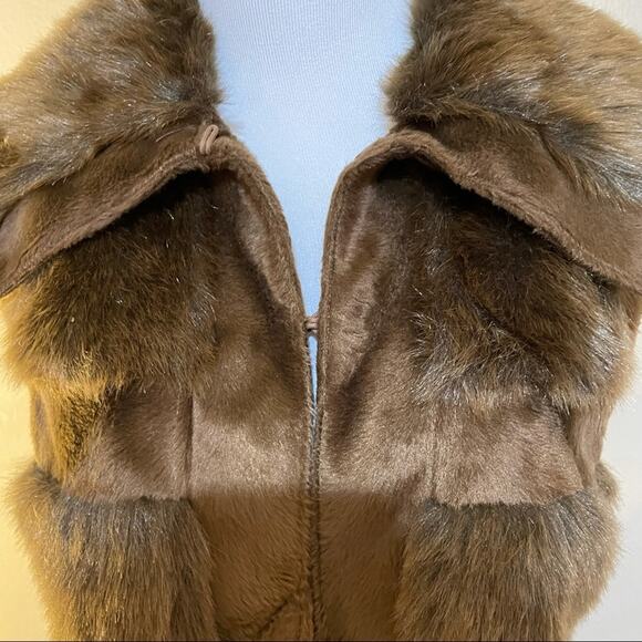 RLZ Brown Faux Fur Vest w/ Collar Front Pockets Soft Plush Winter Layering Piece - Picture 9 of 10